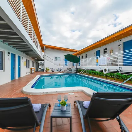 Spacious Unit With Pool And Parking - M33